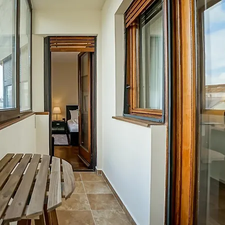 Lovely - 3 Bdr. Serviced In Old Town * Bucarest