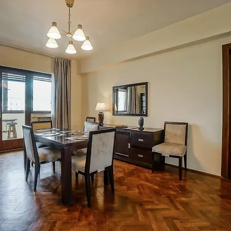 Lovely - 3 Bdr. Serviced In Old Town * Bukarest