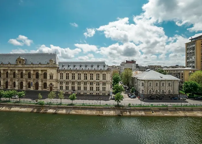 Lovely - 3 Bdr. Serviced In Old Town Apartman