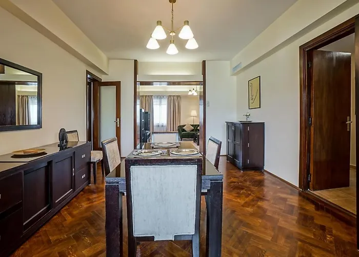 Lovely - 3 Bdr. Serviced In Old Town Apartman Bukarest