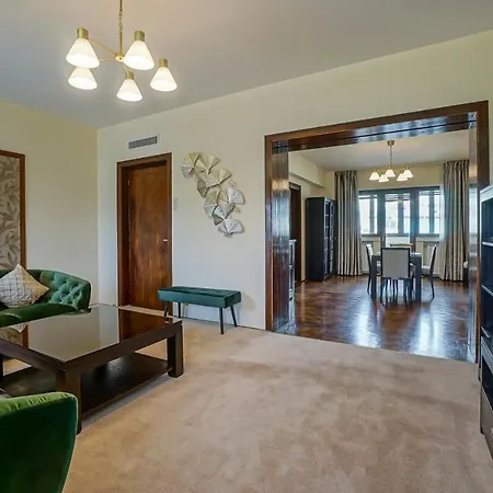 Lovely - 3 Bdr. Serviced In Old Town